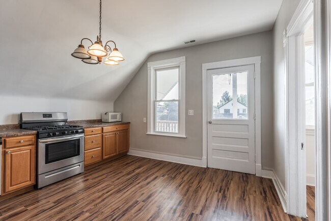 Foto del edificio - 2853 W Dickens Ave