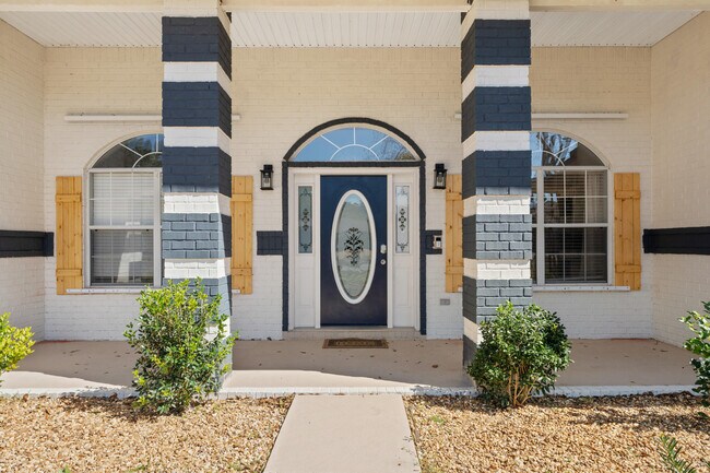 Foto del edificio - 2440 Sunrise Dr