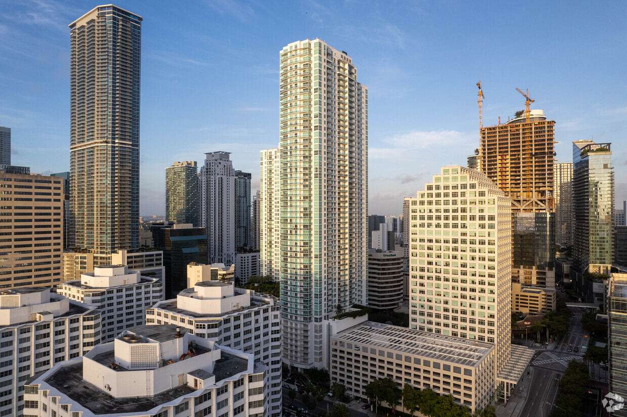 Primary Photo - The Plaza on Brickell