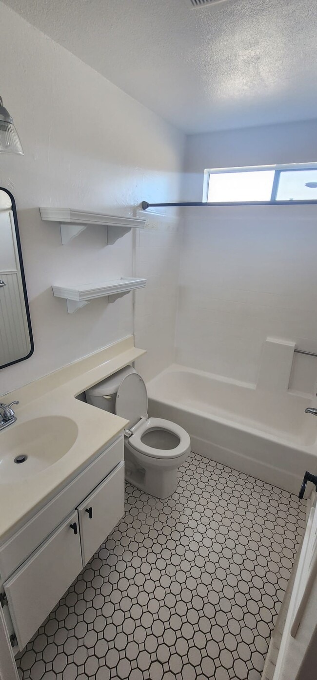 Building Photo - 3501 E Ransom St