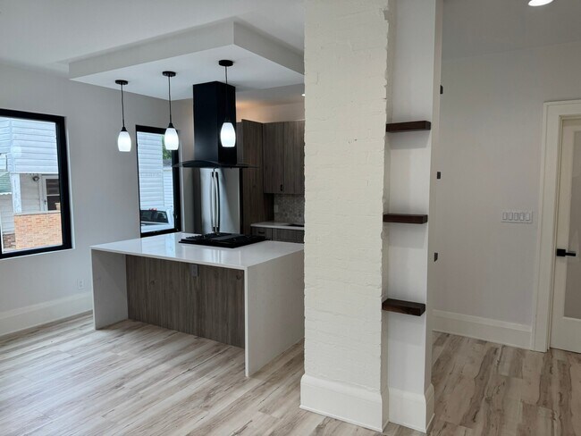 Building Photo - 6810 Herman Ave