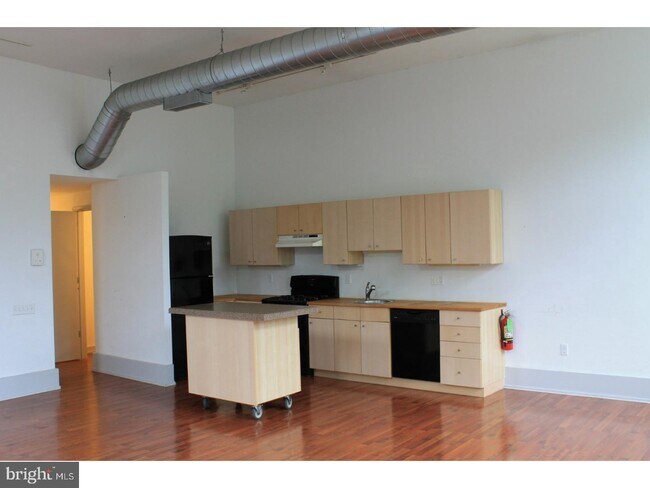 Foto del edificio - 6136 Magnolia Ave