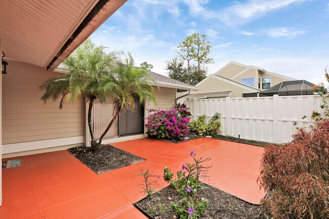 Building Photo - 704 Summerwinds Ln