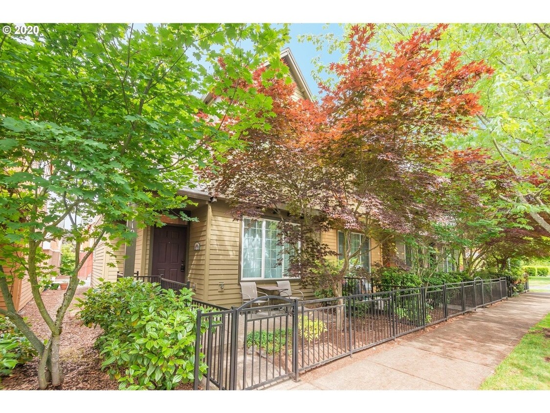 Foto principal - Awesome 2-bedroom 2.5-bathroom house in Hi...