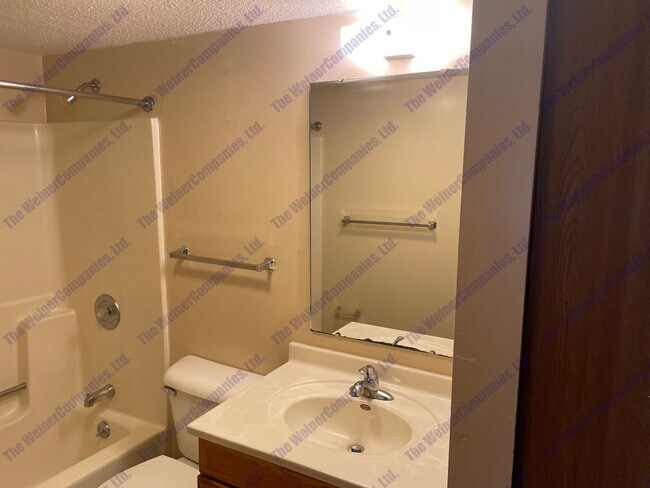 Foto del edificio - Furnished 4-Bedroom, 2-Bath Condo on Campus