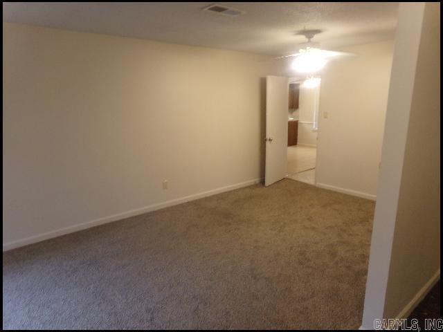 Foto del edificio - 820 N Shackleford Rd