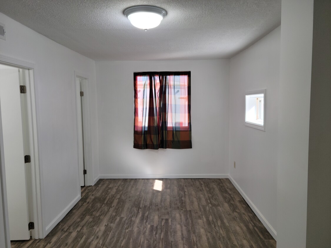 Living Room - 836 Oak Hill Rd