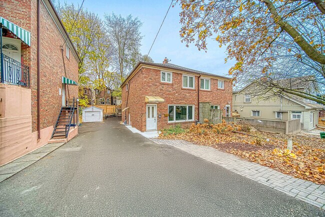 Building Photo - 35 Bellhaven Rd