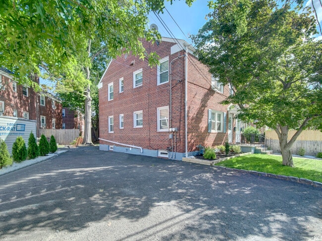 Building Photo - 785 Audrey Dr