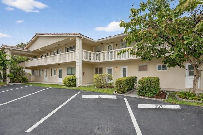 Photo - 2115 NE 42nd Ct Apartment