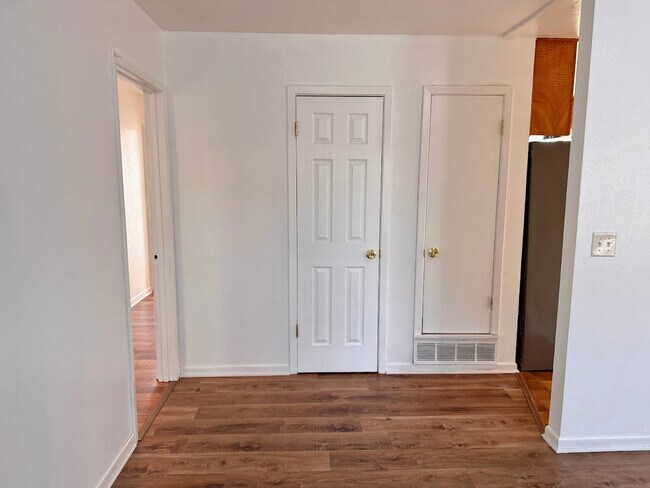 Foto del edificio - 1827 Eden Ln