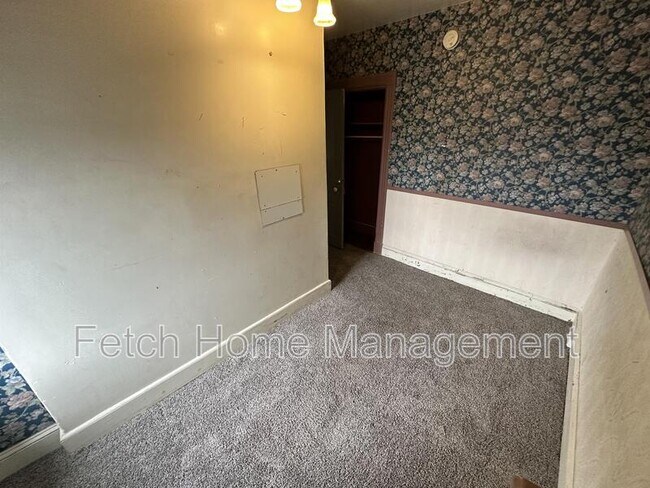 Foto del edificio - 911 E King St