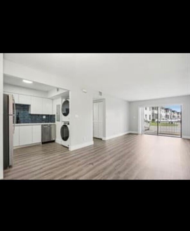 Building Photo - 3244 NW 84th Ave