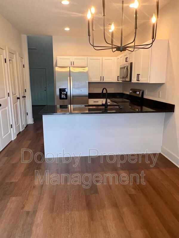 Foto del edificio - 3016 N Chamberlain Ave
