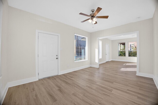 Foto del edificio - 304 W Vulcan St