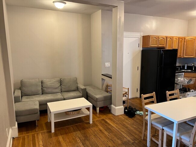 Foto del edificio - 1066 Commonwealth Ave