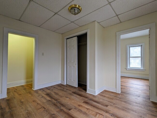 Habitación de paso con armario adicional - 411 Pennsylvania Avenue