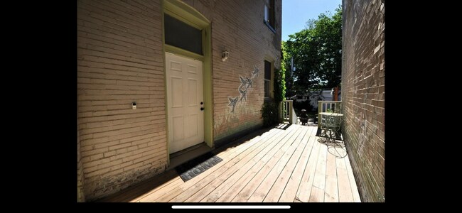 Foto del edificio - 2862 McNair Ave