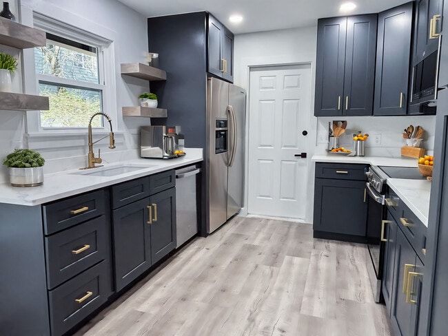 Building Photo - 2695 Ocean Dr