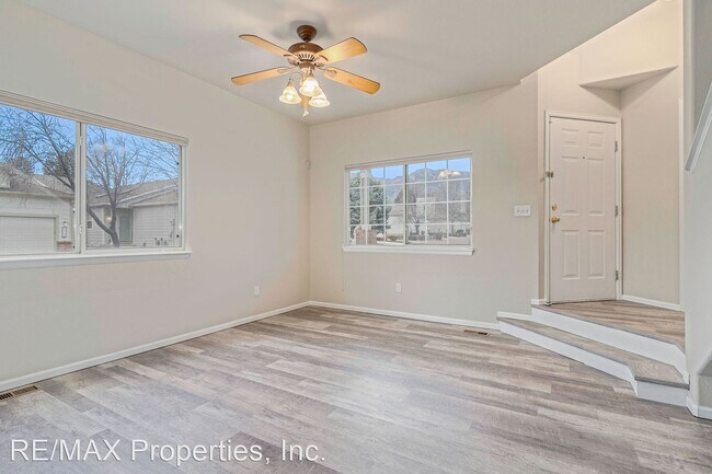 Foto del edificio - 3 br, 2.5 bath House - 3931 Nicki Heights