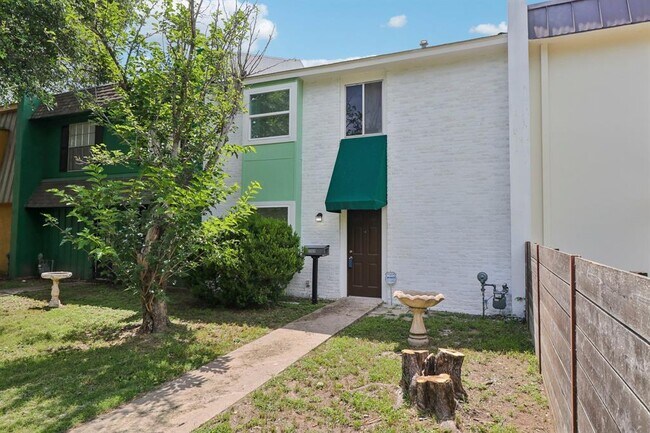 Building Photo - 5809 Coventry Ln