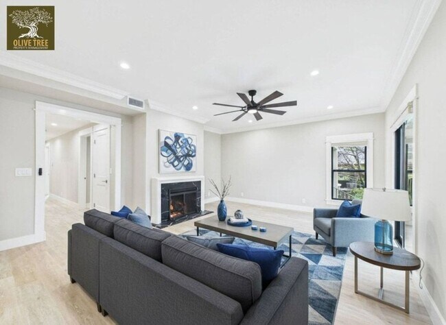 Foto del edificio - Luxury Ground-Level 2bed/2bath Unit | Fully Renovated | Walkable Pasadena Location