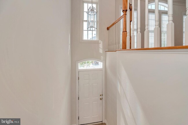 Building Photo - 8443 Chaucer House Ct