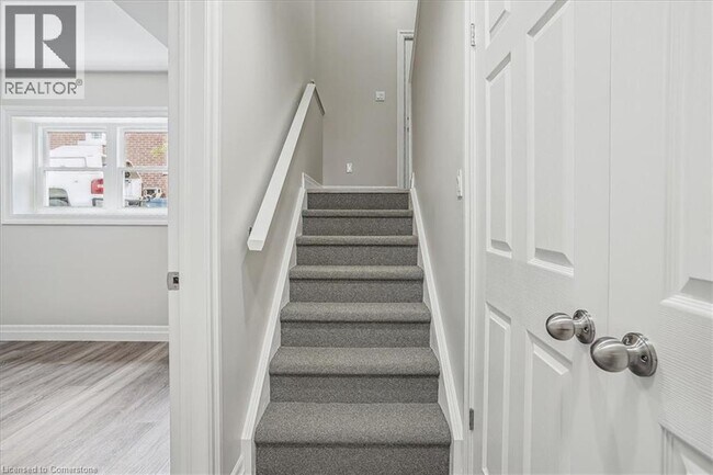 Photo du bâtiment - 38 Viewpoint Ave