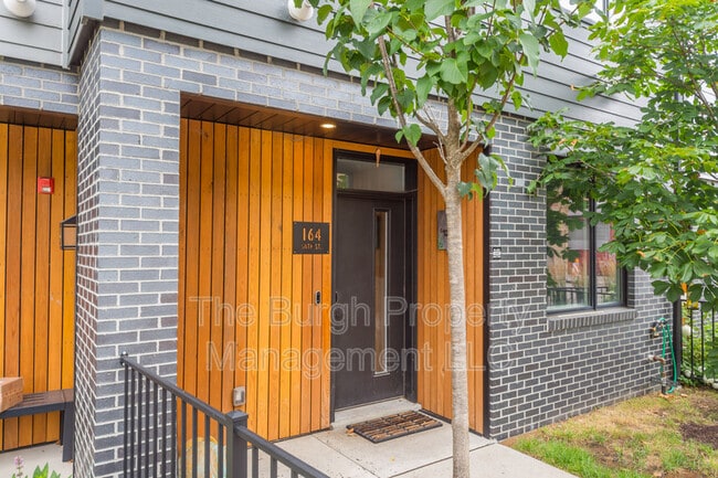 Building Photo - 164 56th St