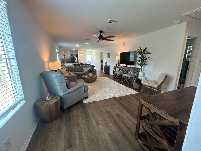 Foto del edificio - 505 Sergeant Murphy Rd