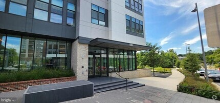 Building Photo - 1761 Old Meadow Rd