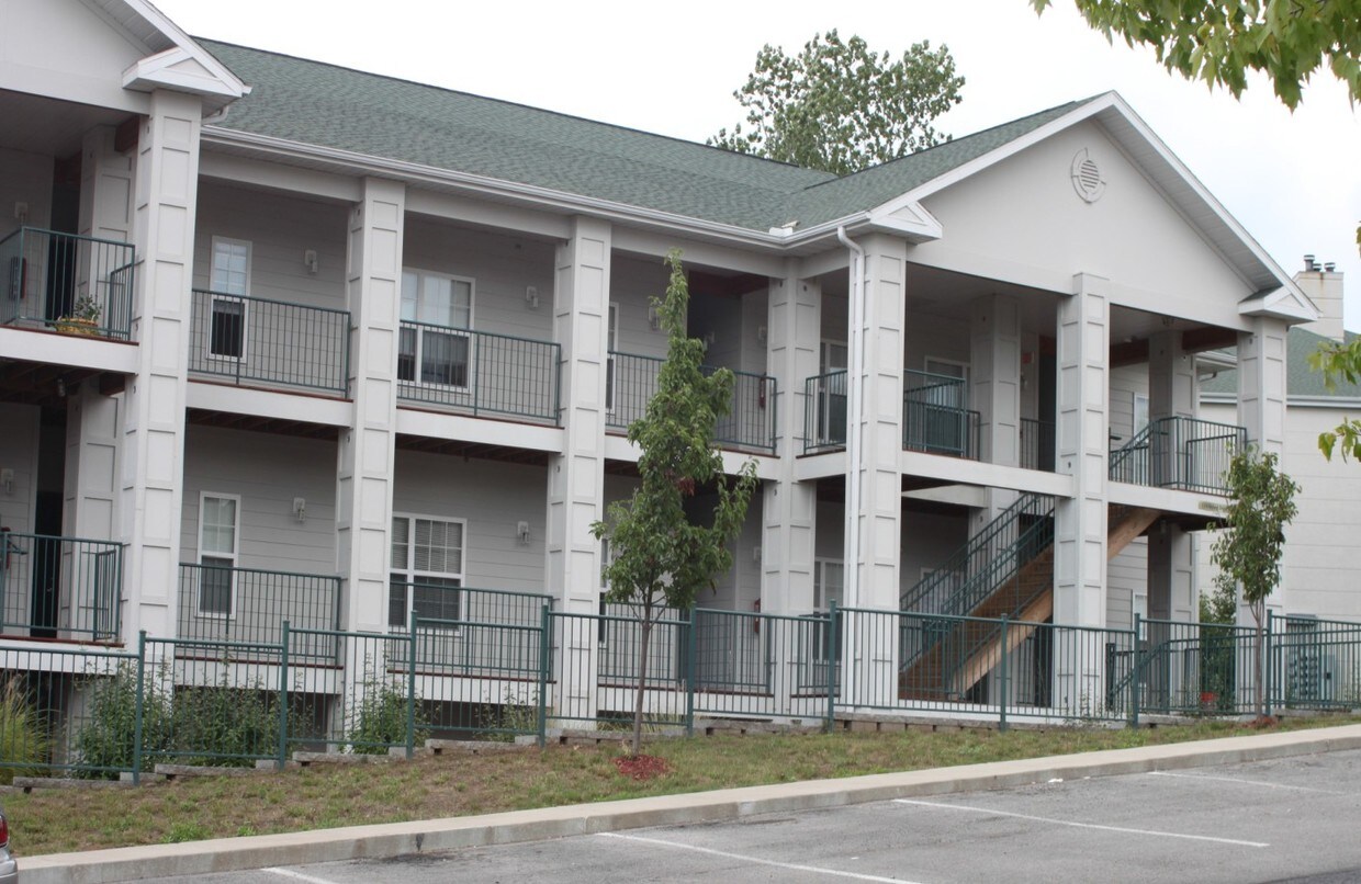 114 Oxford Dr, Branson, MO 65616 Apartments in Branson, MO