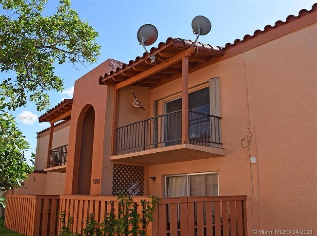 Building Photo - 7205 Miami Lakes Dr