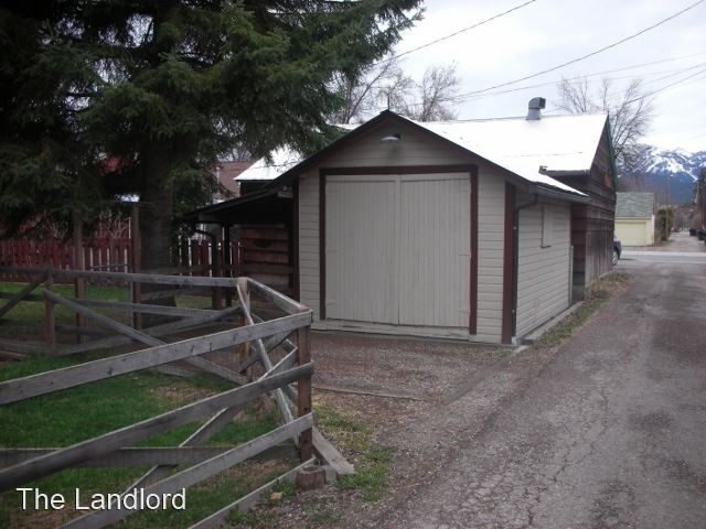 Building Photo - 3 br, 1 bath House - 519 Spokane Ave