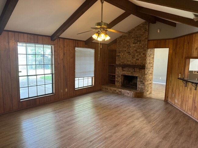 Building Photo - 4931 Gen Rusk Dr