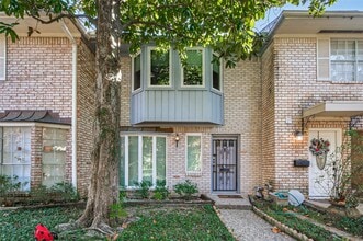 Building Photo - 5530 Holly St