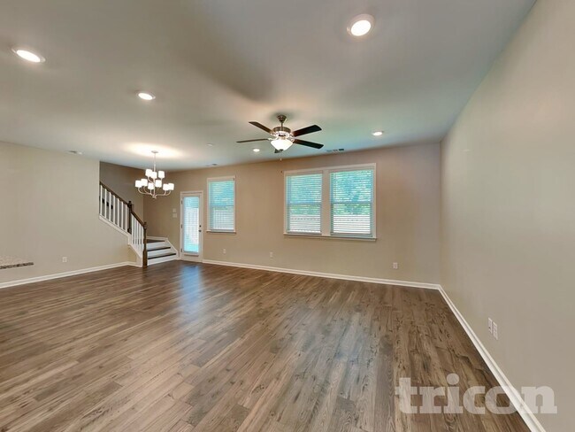 Foto del edificio - 207 Chapelcrest Ln