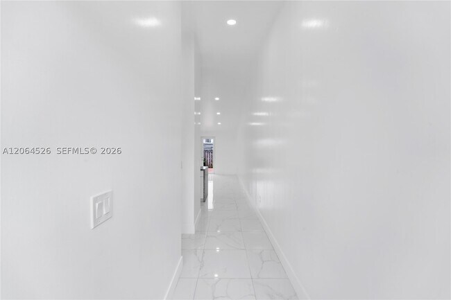 Foto del edificio - 6742 NW 188th Terrace