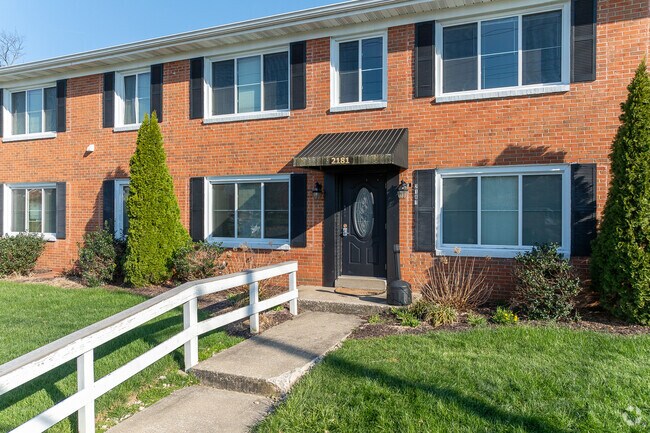 Foto del edificio - 2181 Cypress Dr