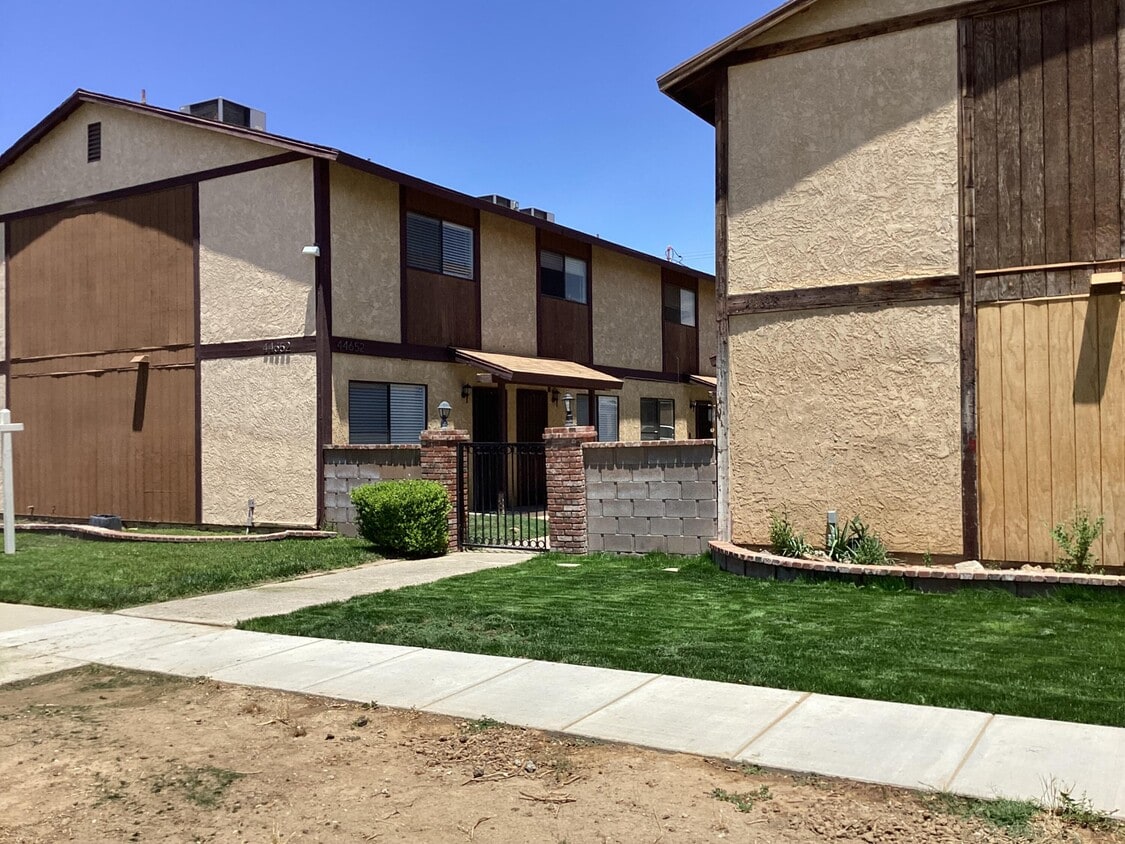 44652 Beech Ave, Lancaster, CA 93534 House Rental in Lancaster, CA