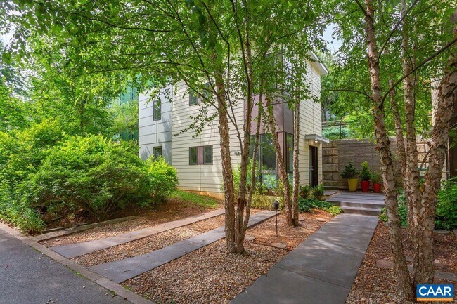 Building Photo - 109 Riverbluff Cir