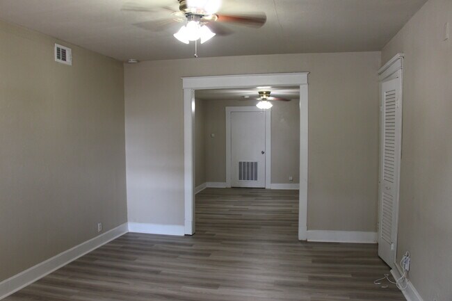Sala de estar - 338 Brooklyn Ave
