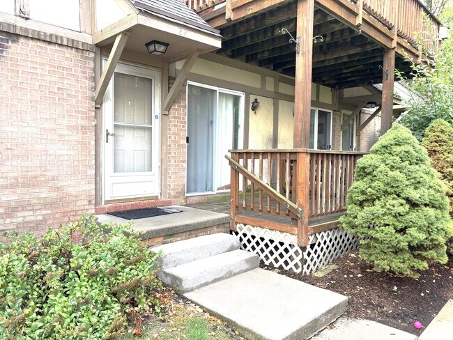 Foto del edificio - 44850 Bayview Dr