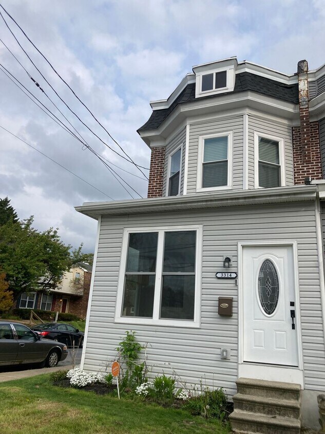 Fully renovated 3 bedroom, 2.5 bathroom en... - Fully renovated 3 bedroom, 2.5 bathroom en...