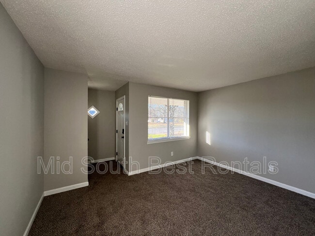Building Photo - 2422 Charjean Cove