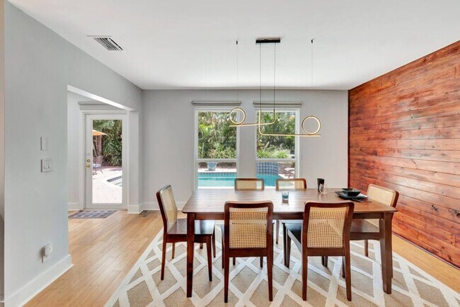 Building Photo - Idyllic Boca Pool Home: 4/2.5 + Study-FAU ...