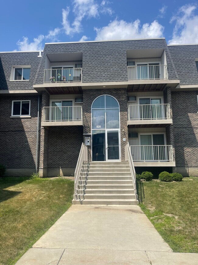 Foto del edificio - 820 MCINTOSH Ct