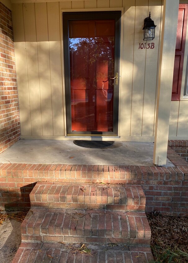 1013B - 1013 Brownlea Dr