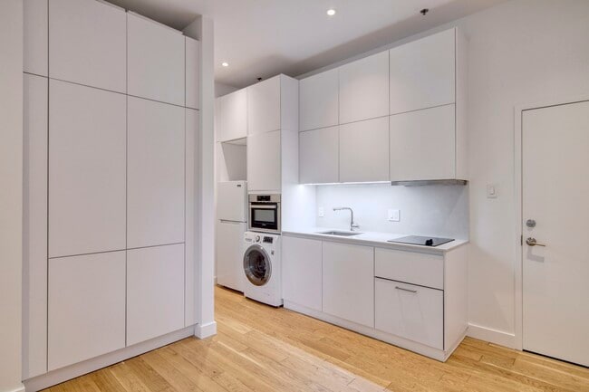 Building Photo - 3455 Rue Aylmer