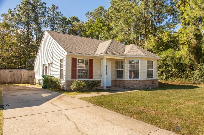 Building Photo - 10545 Bay Tree Dr